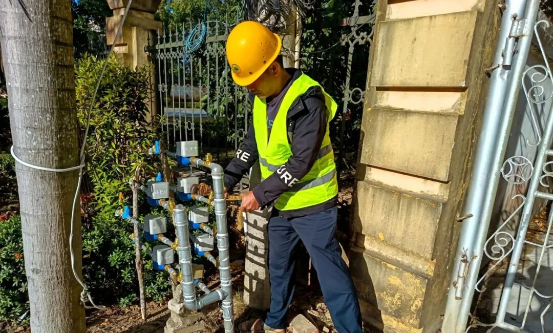 三亞六盤村春節(jié)前實現(xiàn)“抄表到戶”  讓村民用上